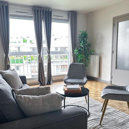 Brand-New Studio With Eiffel Tower View ปารีส ภายนอก รูปภาพ