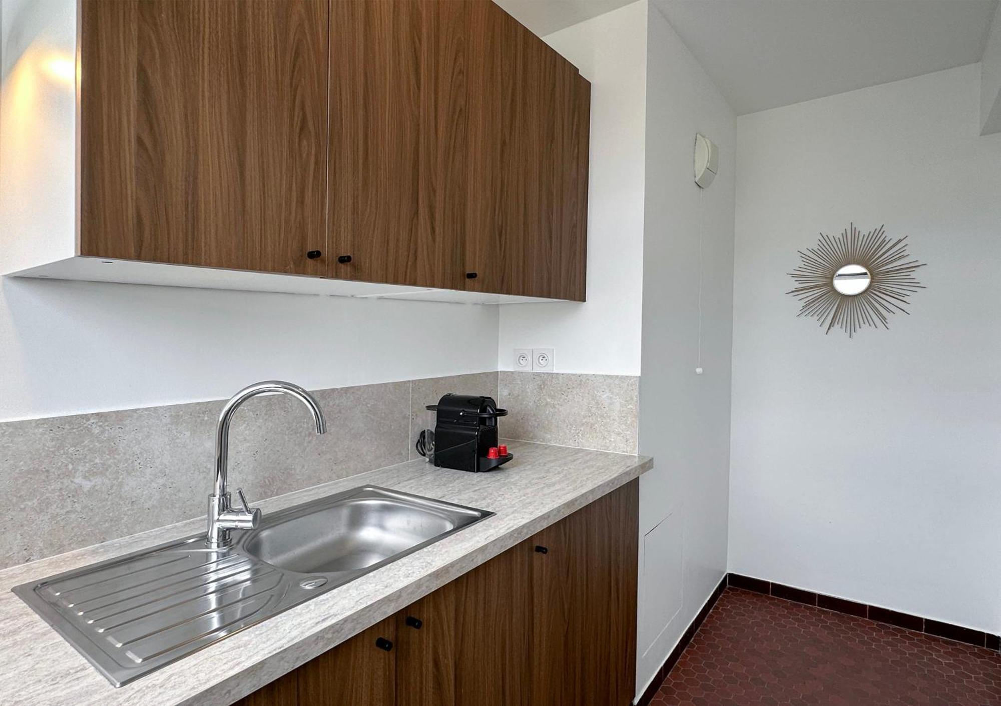 Brand-New Studio With Eiffel Tower View ปารีส ภายนอก รูปภาพ