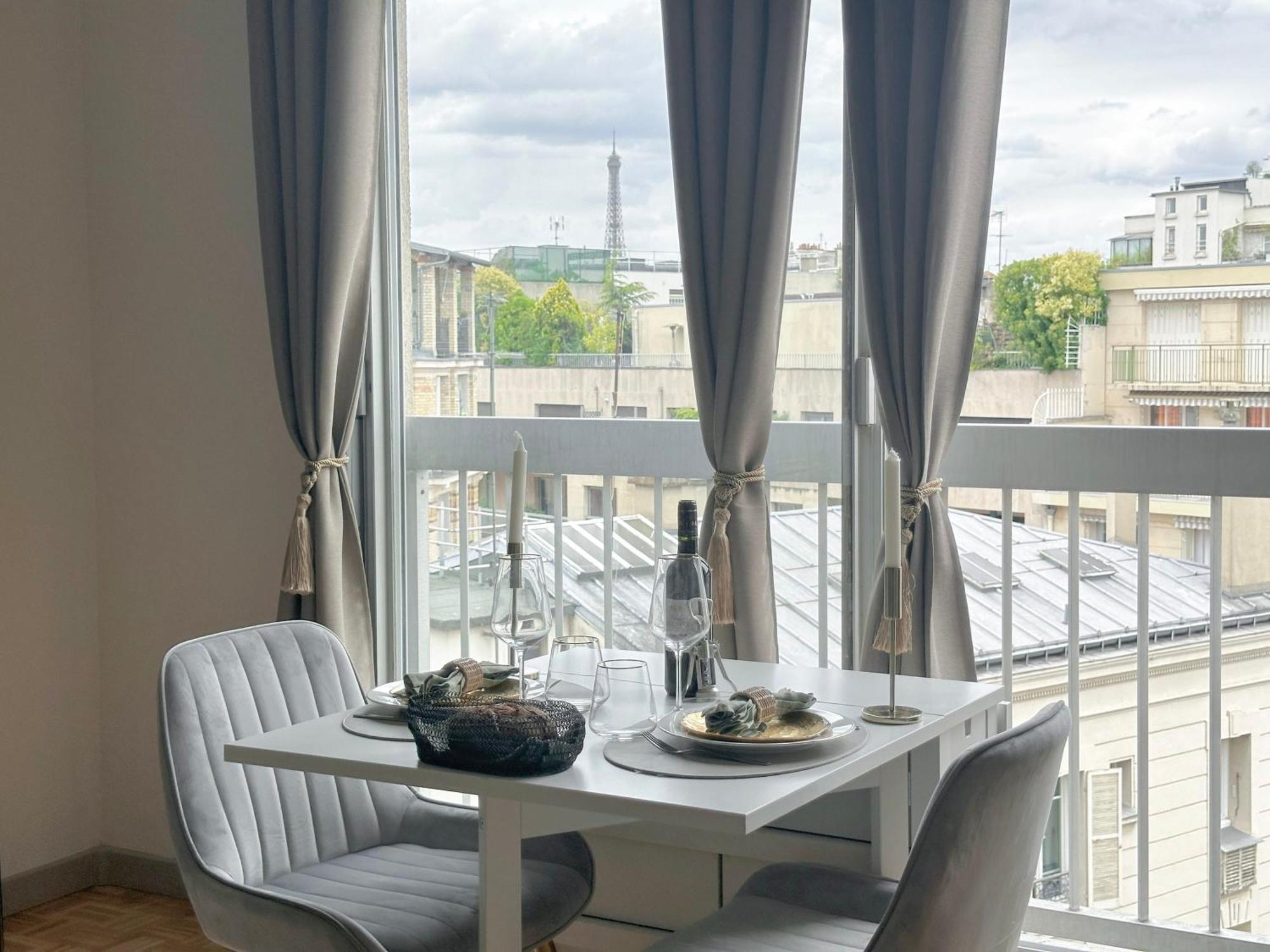 Brand-New Studio With Eiffel Tower View ปารีส ภายนอก รูปภาพ