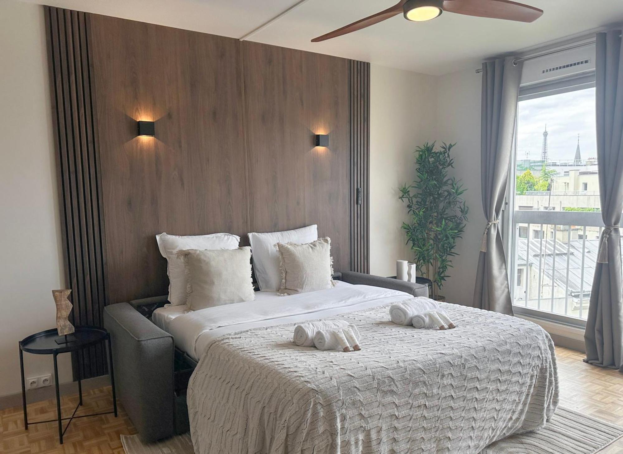 Brand-New Studio With Eiffel Tower View ปารีส ภายนอก รูปภาพ